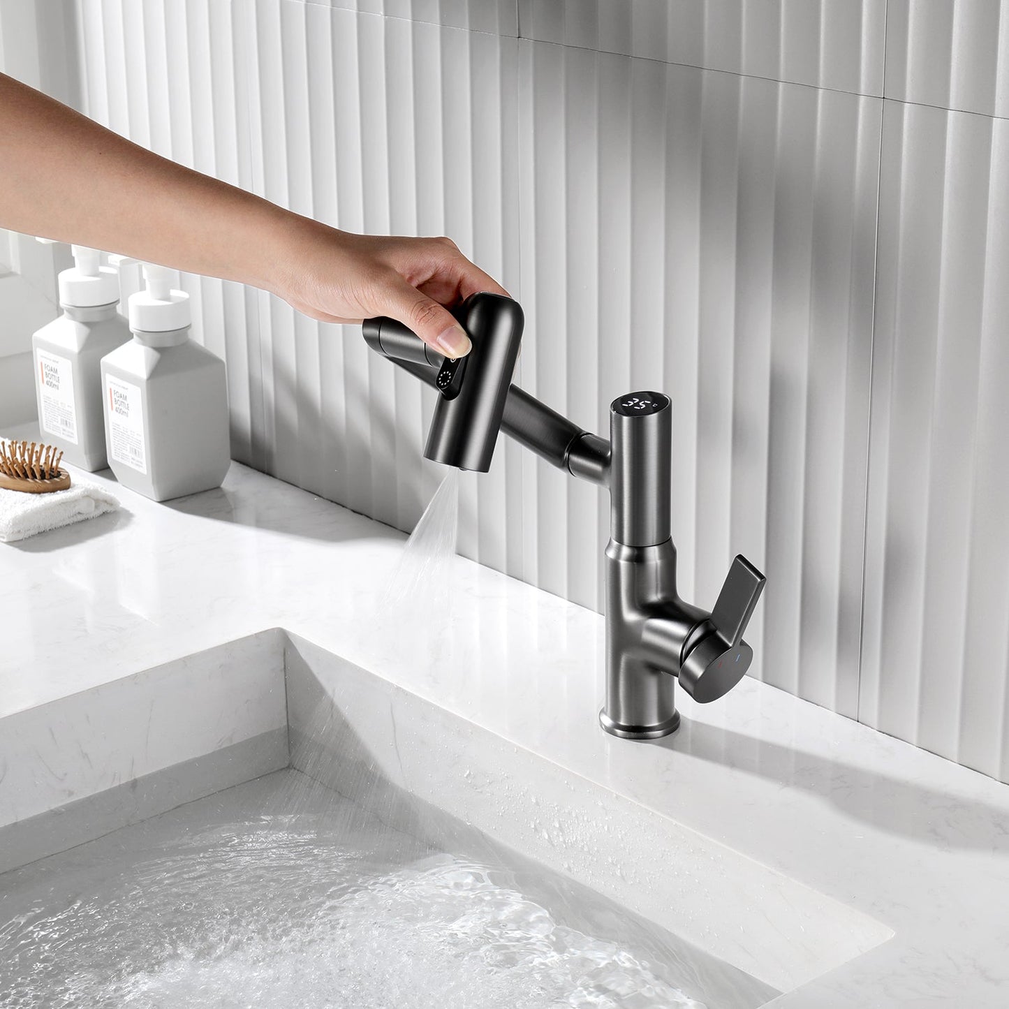 Single-Hole Rotatable Faucet with Temperature Display